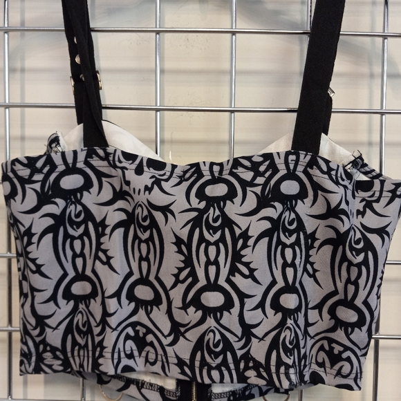 Widow,Lip service sister brand skirt set! Tribal tattoo punk print w spiked belt - Picture 7 of 7
